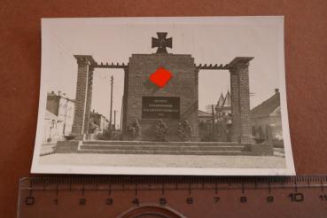 altes Foto - Denkmal gefallener deutscher Soldaten für die Befreiung der Ukraine 1942